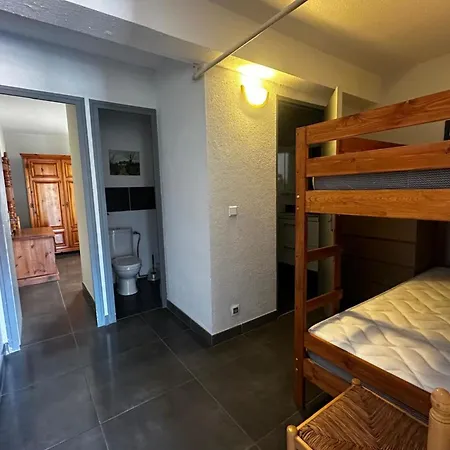 Attractive T2 Bis Through Ideally Located Апартаменты *