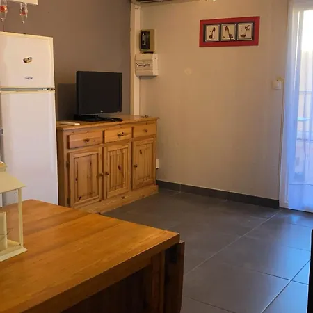 Attractive T2 Bis Through Ideally Located Апартаменты