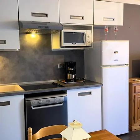 Attractive T2 Bis Through Ideally Located Агд