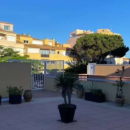 Attractive T2 Bis Through Ideally Located Апартаменты Агд