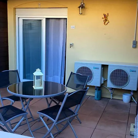 Attractive T2 Bis Through Ideally Located 아그