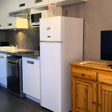 Attractive T2 Bis Through Ideally Located 아파트