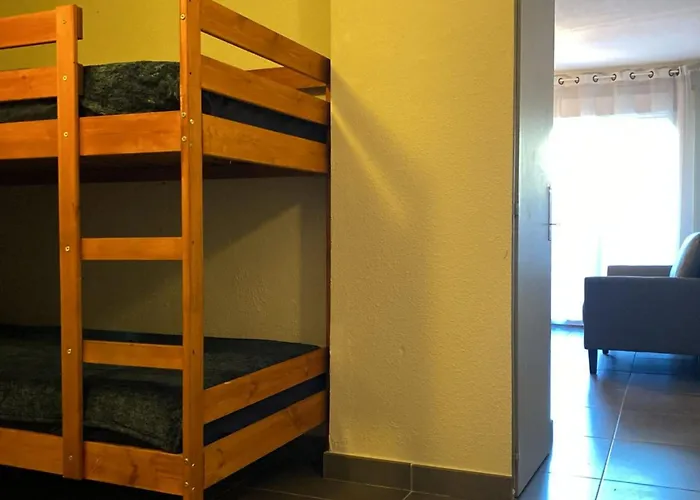 Lejlighed Attractive T2 Bis Through Ideally Located *