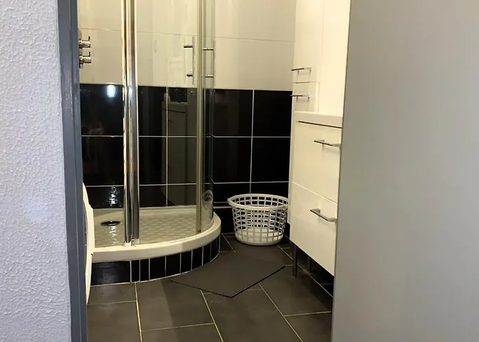 Lejlighed Attractive T2 Bis Through Ideally Located *