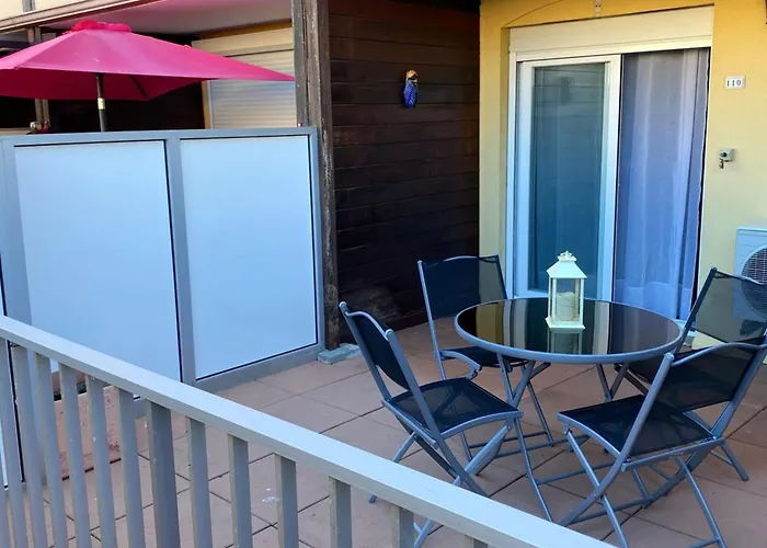 Attractive T2 Bis Through Ideally Located * Agde