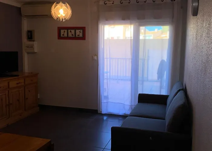 Lejlighed Attractive T2 Bis Through Ideally Located